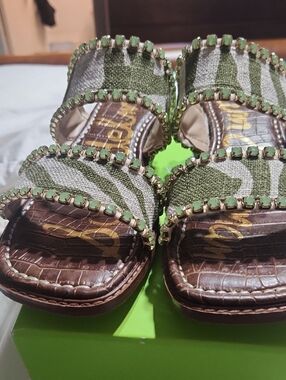 Women's Green Beaded Strapy Sandals